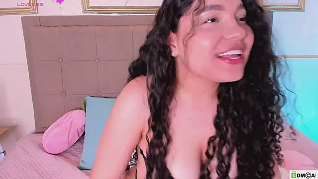 amandalee01 online show from June 2026 08:37:02 PM
