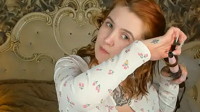 Melanie Stoun online show from March 2025 03:28:02 PM