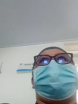 Snapshot of Darly_Gomez chatting on February 2025 09:56:02 PM Darly Gomez online show from February 2025 09:56:02 PM