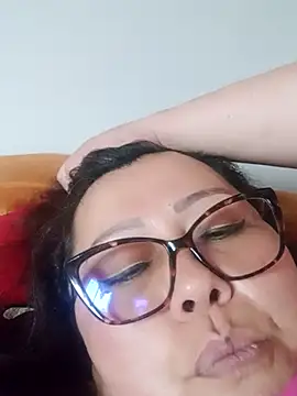 Snapshot of Darly_Gomez chatting on February 2025 08:58:01 PM Darly Gomez online show from February 2025 08:58:01 PM