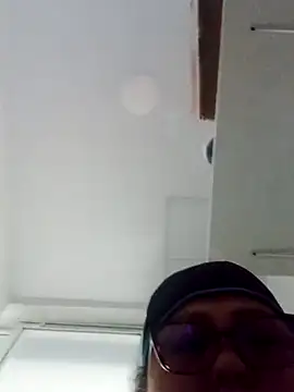 Snapshot of Darly_Gomez chatting on March 2025 06:32:01 PM Darly Gomez online show from March 2025 06:32:01 PM