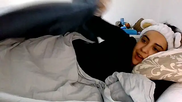 Ursumi1 online show from November 2025 02:51:02 PM