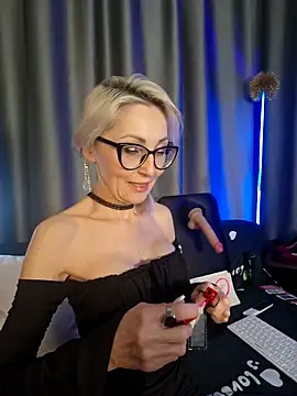 Milforja online show from December 2025 06:37:02 PM