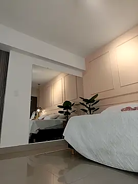 SHARONN     online show from October 2025 04:24:01 AM