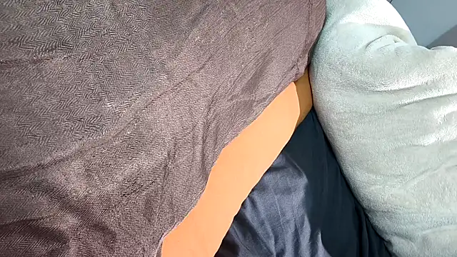 Weiwei5200 online show from February 2026 11:28:01 PM