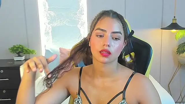 yaya23x online show from March 2025 07:10:02 PM