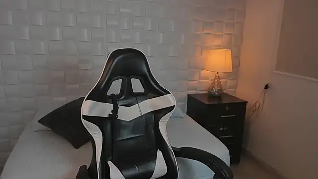 yaya23x online show from March 2025 02:19:02 PM