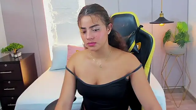 yaya23x online show from March 2025 07:06:02 PM