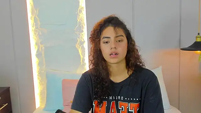 yaya23x online show from March 2025 07:04:01 PM