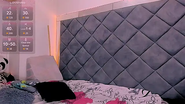 Nellyhills online show from October 2025 10:34:02 AM