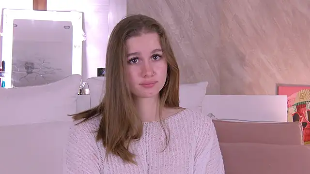 EllieHayes online show from December 2025 05:54:01 PM