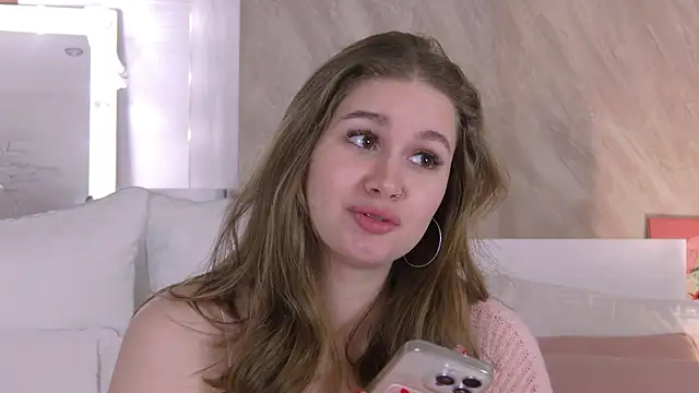 EllieHayes online show from January 2026 08:14:02 PM