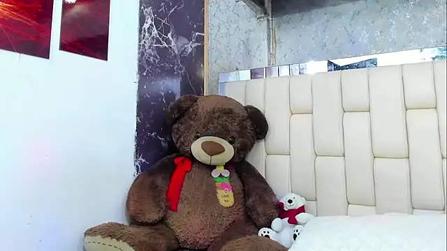 Snapshot of Bi_Latin_Boys1 chatting on December 2024 12:39:02 PM Bi Latin Boys1 online show from December 2024 12:39:02 PM