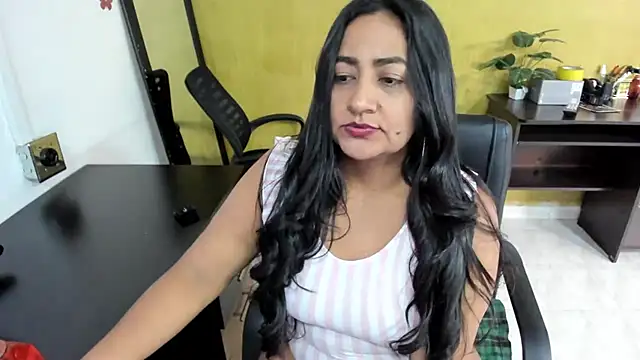 Snapshot of Adele_Sweett chatting on January 2025 02:33:02 PM Adele Sweett online show from January 2025 02:33:02 PM