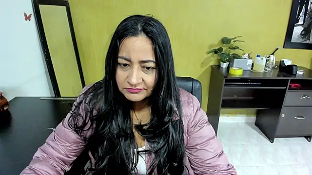 Snapshot of Adele_Sweett chatting on January 2025 10:52:02 AM Adele Sweett online show from January 2025 10:52:02 AM
