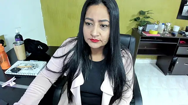 Snapshot of Adele_Sweett chatting on February 2025 10:19:01 AM Adele Sweett online show from February 2025 10:19:01 AM