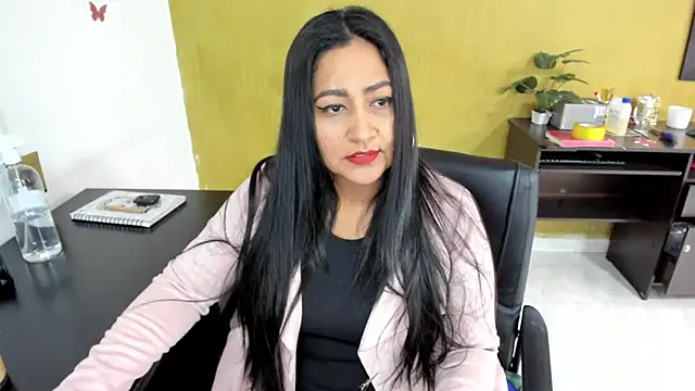 Snapshot of Adele_Sweett chatting on February 2025 01:22:02 PM Adele Sweett online show from February 2025 01:22:02 PM