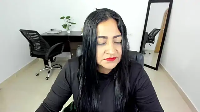 Snapshot of Adele_Sweett chatting on February 2025 11:32:02 AM Adele Sweett online show from February 2025 11:32:02 AM
