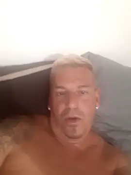 Snapshot of Bernardodurao chatting on March 2026 10:04:01 PM Bernardodurao online show from March 2026 10:04:01 PM