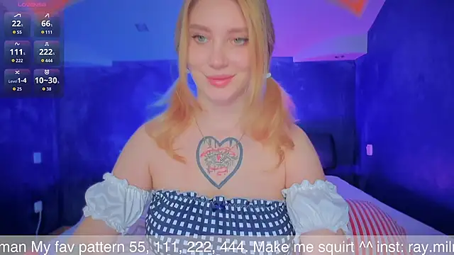 Snapshot of AliceMilman chatting on November 2025 10:28:02 AM AliceMilman online show from November 2025 10:28:02 AM