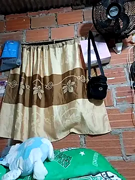 chubby sexy big tits online show from February 2025 11:11:02 AM
