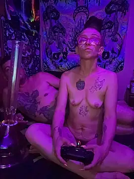 Snapshot of Stonermama666420 chatting on June 2026 03:40:02 AM Stonermama666420 online show from June 2026 03:40:02 AM