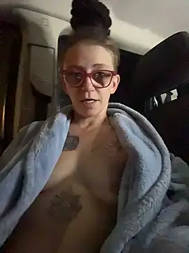 Snapshot of Stonermama666420 chatting on July 2026 05:44:02 AM Stonermama666420 online show from July 2026 05:44:02 AM