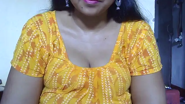 Snapshot of Suhana-sapna chatting on September 2025 04:23:01 AM Suhana-sapna online show from September 2025 04:23:01 AM