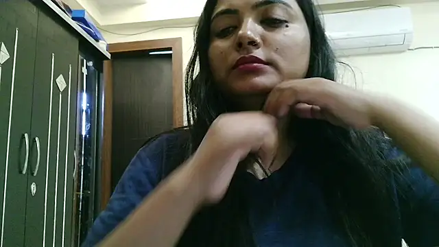 Snapshot of Hritvika chatting on February 2025 12:45:02 PM Hritvika online show from February 2025 12:45:02 PM