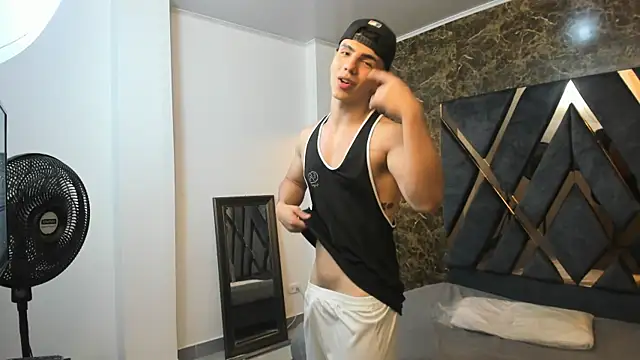 Flynn Riider online show from December 2024 02:44:01 PM