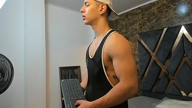 Flynn Riider online show from December 2024 11:21:01 AM