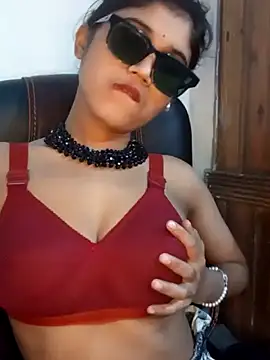 Angel Riye online show from February 2025 09:54:01 PM