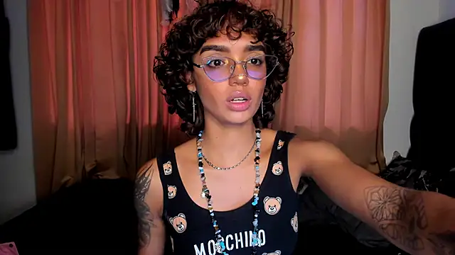 Snapshot of slutty_venus chatting on October 2025 10:19:01 PM slutty venus online show from October 2025 10:19:01 PM