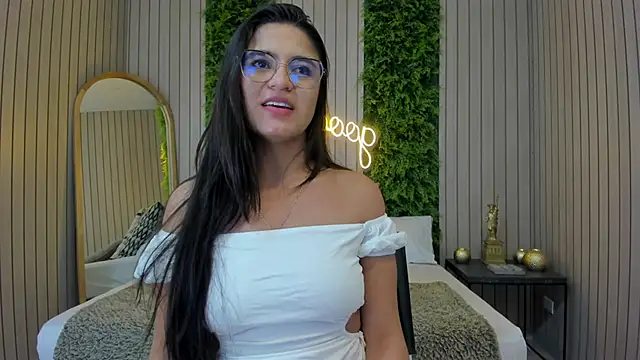 StefaBrown online show from March 2025 05:04:01 PM