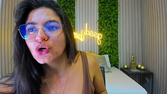 StefaBrown online show from March 2025 01:29:02 PM