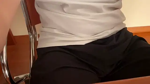 Snapshot of Axeeeeeeeeeeeel chatting on October 2025 03:30:02 PM Axeeeeeeeeeeeel online show from October 2025 03:30:02 PM