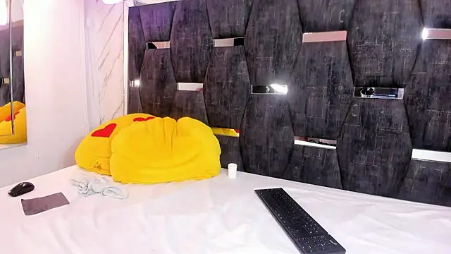 AlazSanna1 online show from January 2025 09:25:01 PM