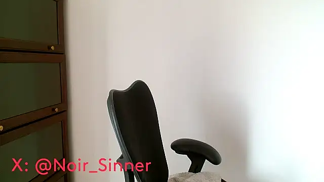 sinnernoir online show from April 2026 07:58:01 PM