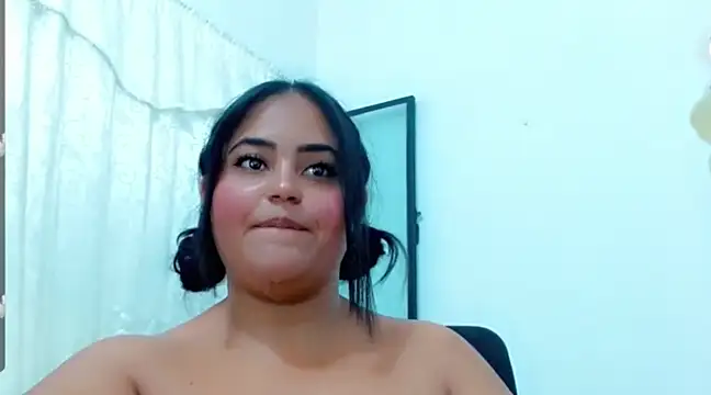 emyli 23 online show from February 2025 06:48:02 PM