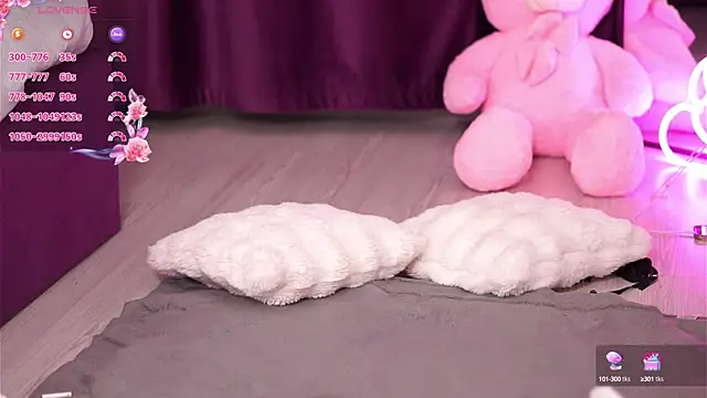 Snapshot of GoldenAmber chatting on March 2025 11:01:02 PM GoldenAmber online show from March 2025 11:01:02 PM