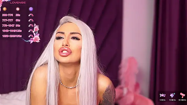 Snapshot of GoldenAmber chatting on March 2025 11:00:02 PM GoldenAmber online show from March 2025 11:00:02 PM