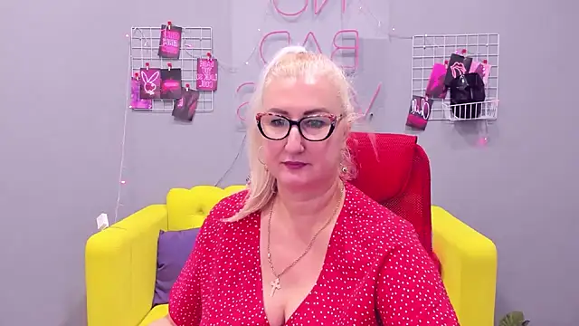 Snapshot of ChristyBrooks chatting on January 2025 05:13:02 PM ChristyBrooks online show from January 2025 05:13:02 PM