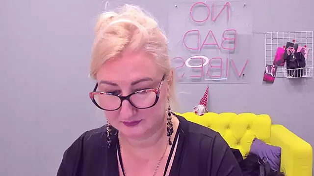 Snapshot of ChristyBrooks chatting on January 2025 06:17:02 PM ChristyBrooks online show from January 2025 06:17:02 PM