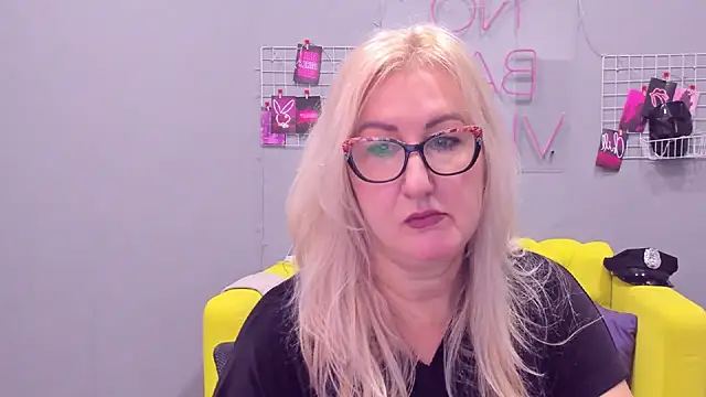 Snapshot of ChristyBrooks chatting on January 2025 12:10:01 PM ChristyBrooks online show from January 2025 12:10:01 PM