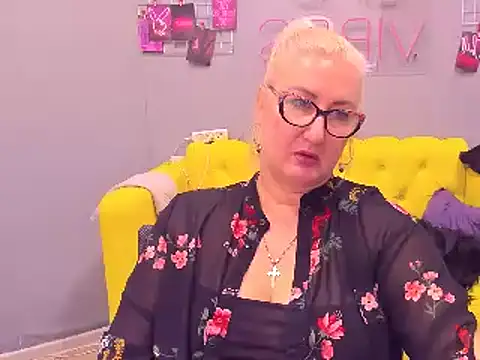 Snapshot of ChristyBrooks chatting on January 2025 12:15:01 PM ChristyBrooks online show from January 2025 12:15:01 PM