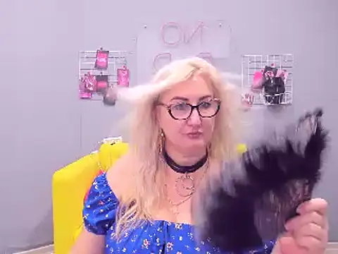 Snapshot of ChristyBrooks chatting on January 2025 09:22:01 PM ChristyBrooks online show from January 2025 09:22:01 PM