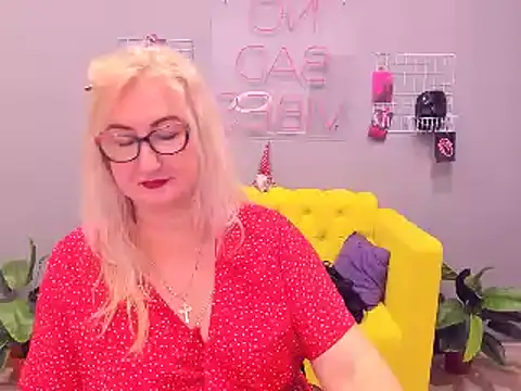 Snapshot of ChristyBrooks chatting on January 2025 03:10:01 PM ChristyBrooks online show from January 2025 03:10:01 PM