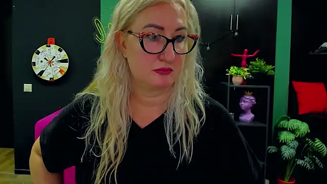 Snapshot of ChristyBrooks chatting on February 2025 09:20:02 PM ChristyBrooks online show from February 2025 09:20:02 PM