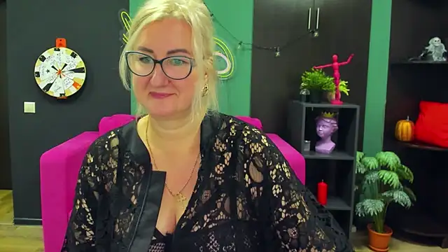 Snapshot of ChristyBrooks chatting on February 2025 06:35:01 PM ChristyBrooks online show from February 2025 06:35:01 PM