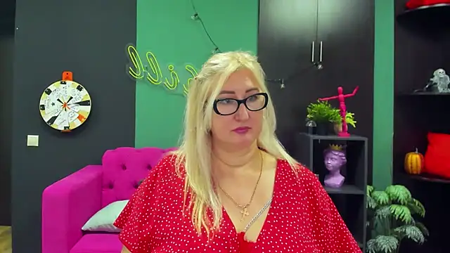 Snapshot of ChristyBrooks chatting on February 2025 07:13:01 PM ChristyBrooks online show from February 2025 07:13:01 PM